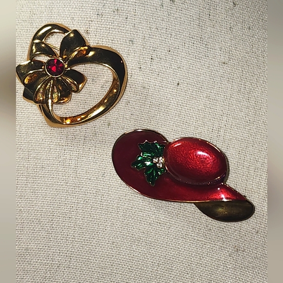 Avon Jewelry - Avon 1990s Gold w Red Gemstone Heart and Bow and Enamel Red Hat Brooch Set
